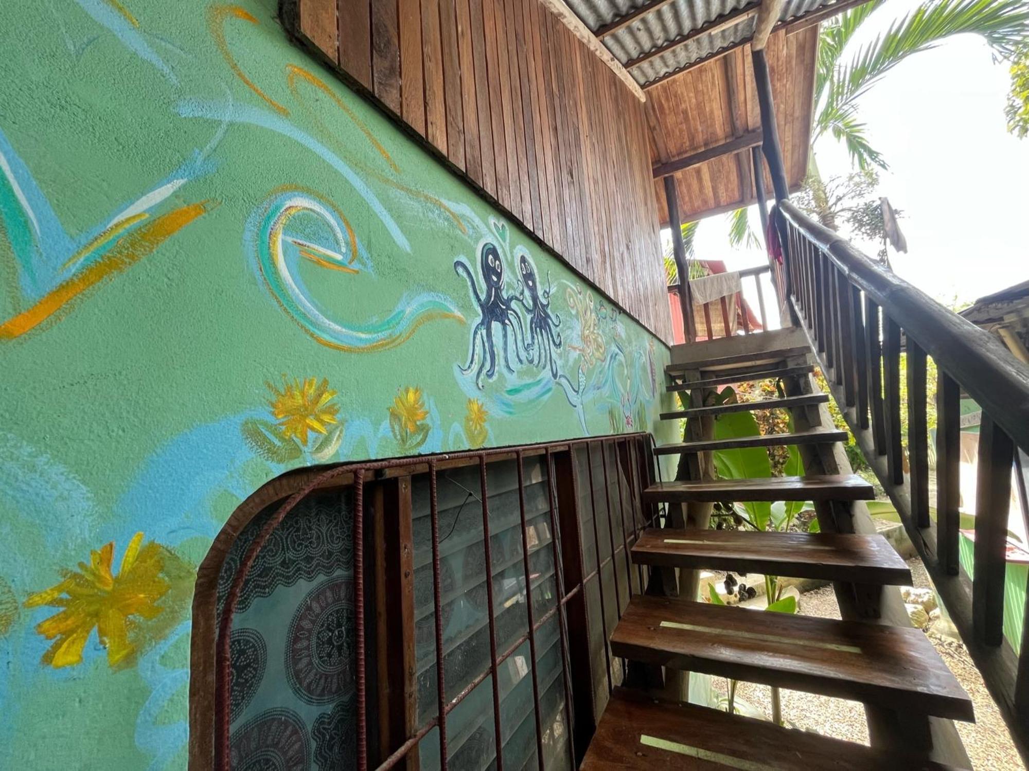 Hostel Las Mariposas Sámara Exterior foto